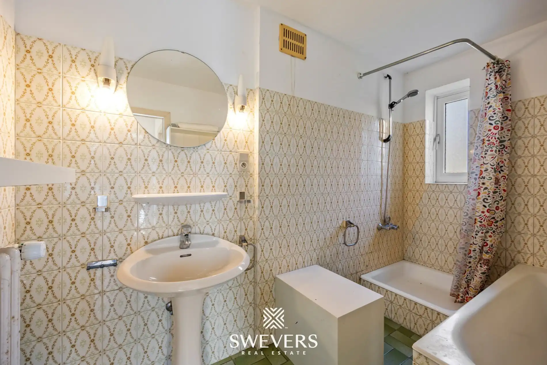 Ruime te renoveren woning op zonnig perceel van 2.325 m² nabij centrum Zonhoven foto 7