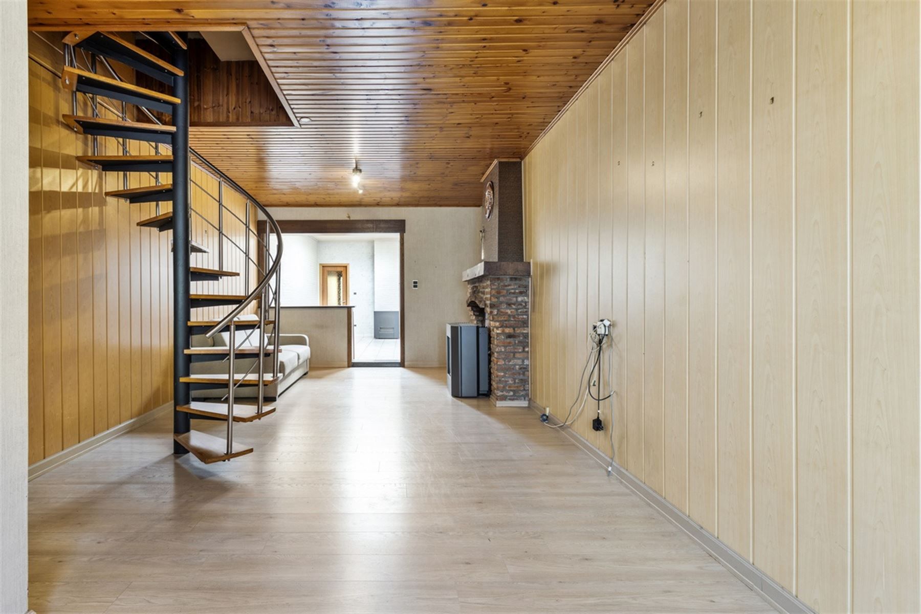 Starterswoning of ideale investeringseigendom met garage foto 9