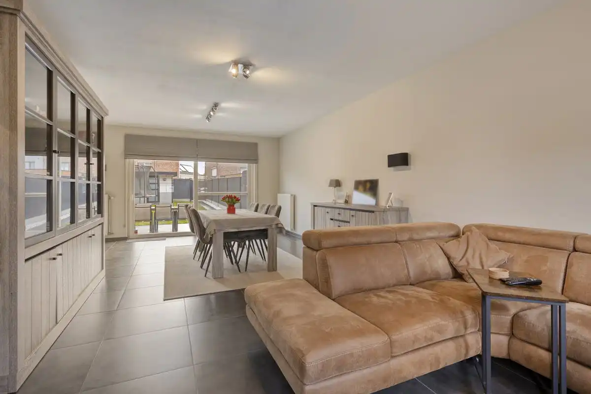 Verzorgde en rustig gelegen gezinswoning in pastorijstijl foto 3