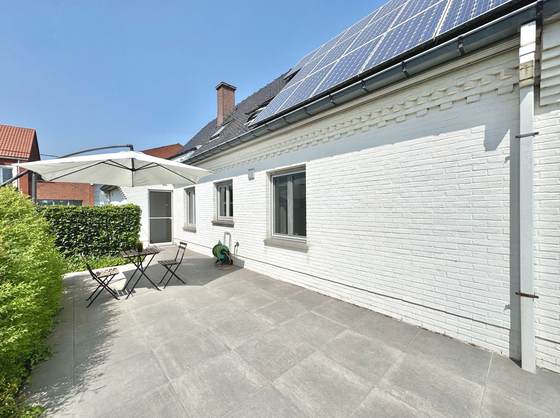 Ruime alleenstaande woning op de Waterhoek foto 3