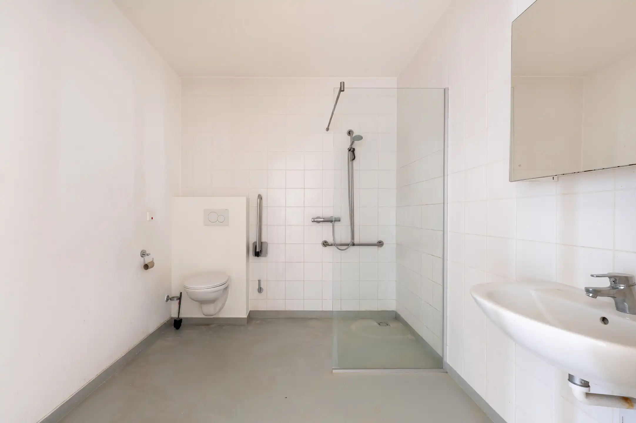 Lichtrijk appartement met terras en EPC A foto 9
