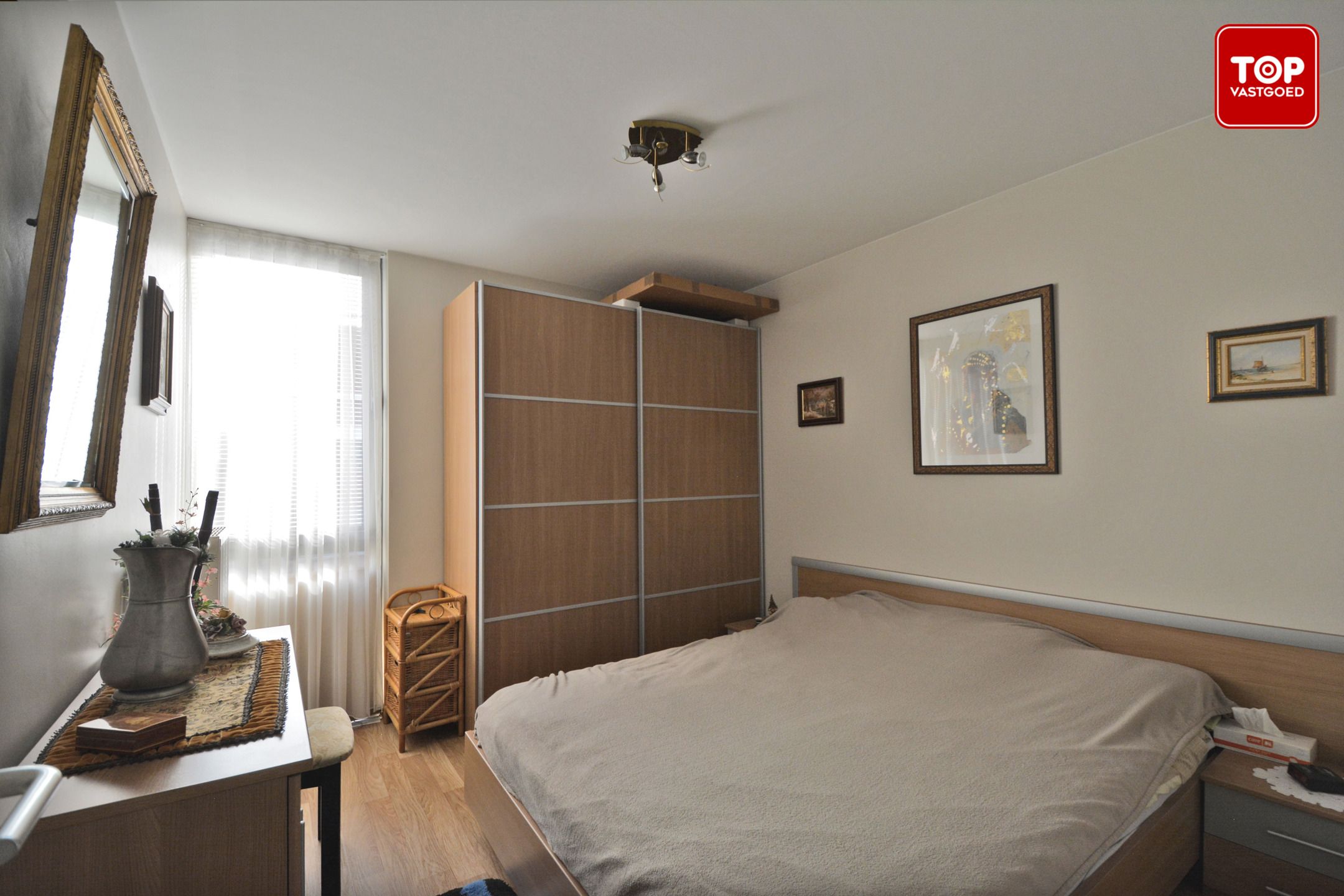 Instapklaar 2-slaapkamer appartement te Wondelgem. foto 6