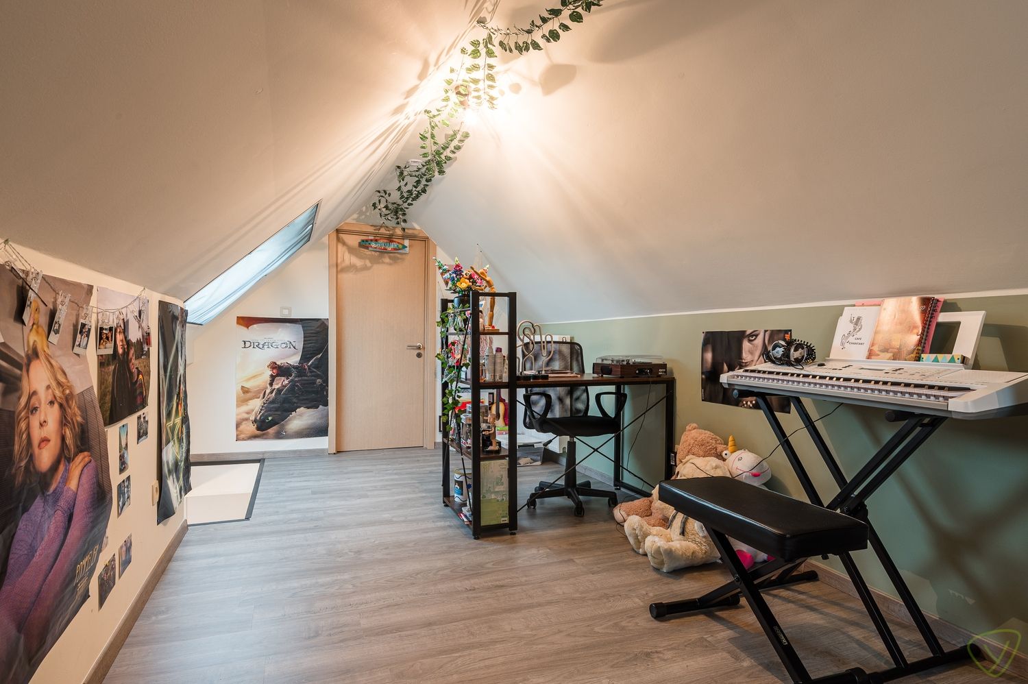 Prachtige open bebouwing met vijf slaapkamers op toplocatie foto 25