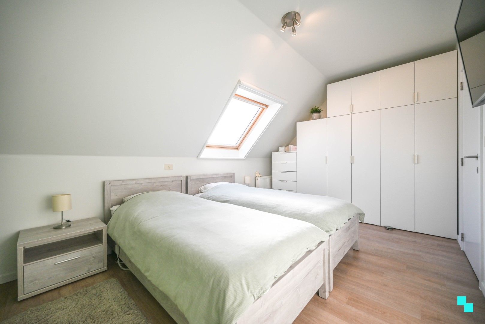 Riant, instapklaar appartement te Kortrijk foto 21