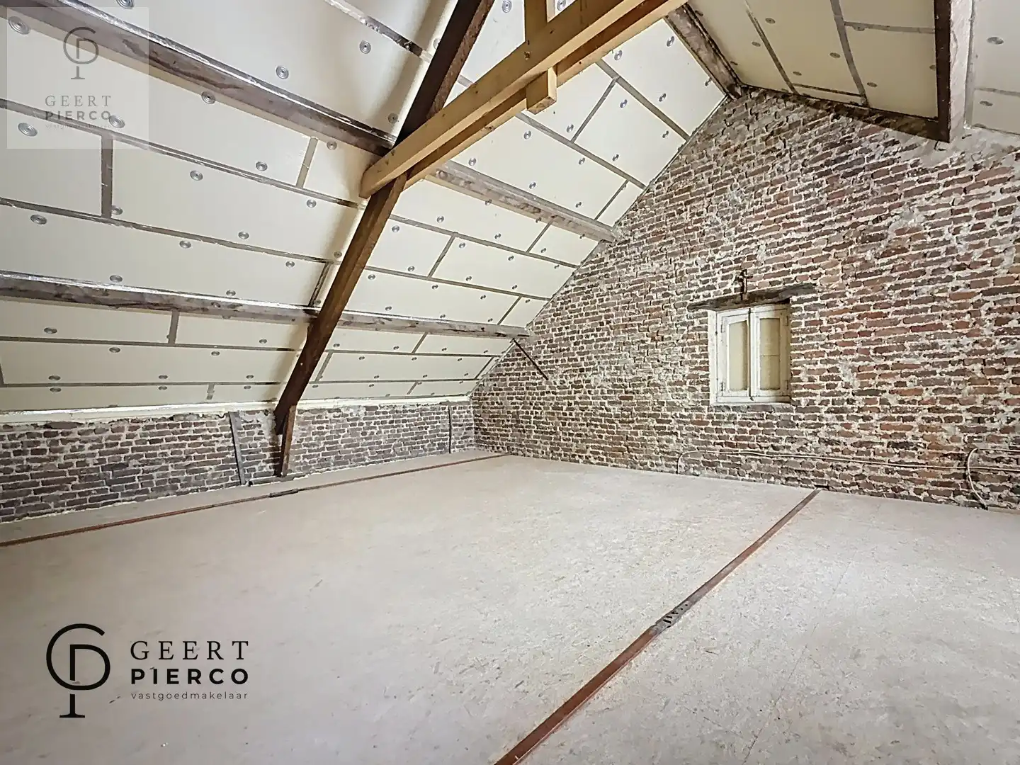 Eigentijdse woonst met ruime tuin foto 23