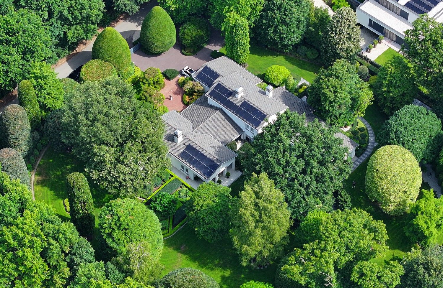 Exclusieve villa op 90a met binnenzwembad en majestueuze parktuin op toplocatie in Lanaken foto 36