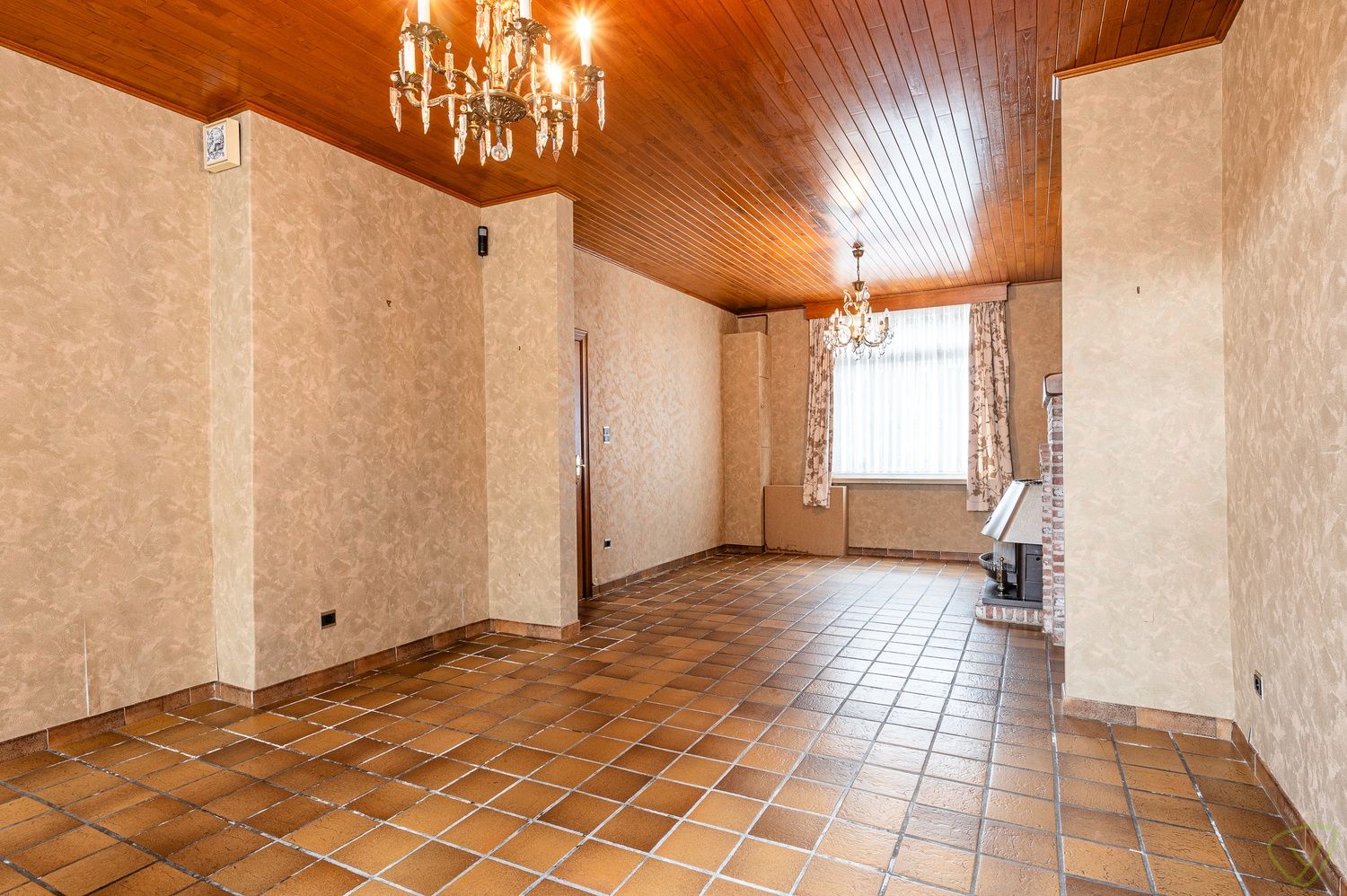 Te renoveren stadswoning met potentieel in hartje Eeklo foto 4