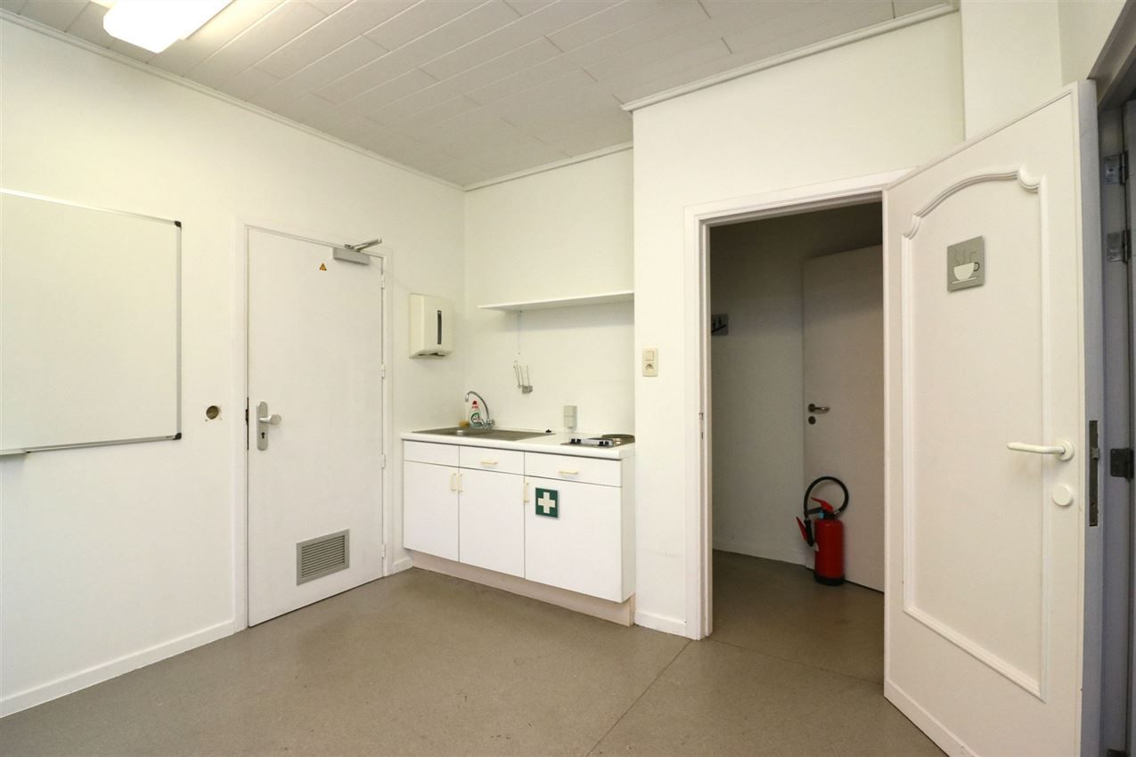 Opbrengsteigendom (handel & 4 app) op toplocatie foto 23