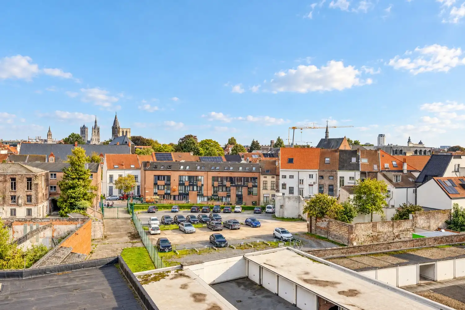 Bijzonder aantrekkelijk gerenoveerd appartement langs de Coupure met hoogwaardig gerenoveerd interieur en twee terrassen foto 15