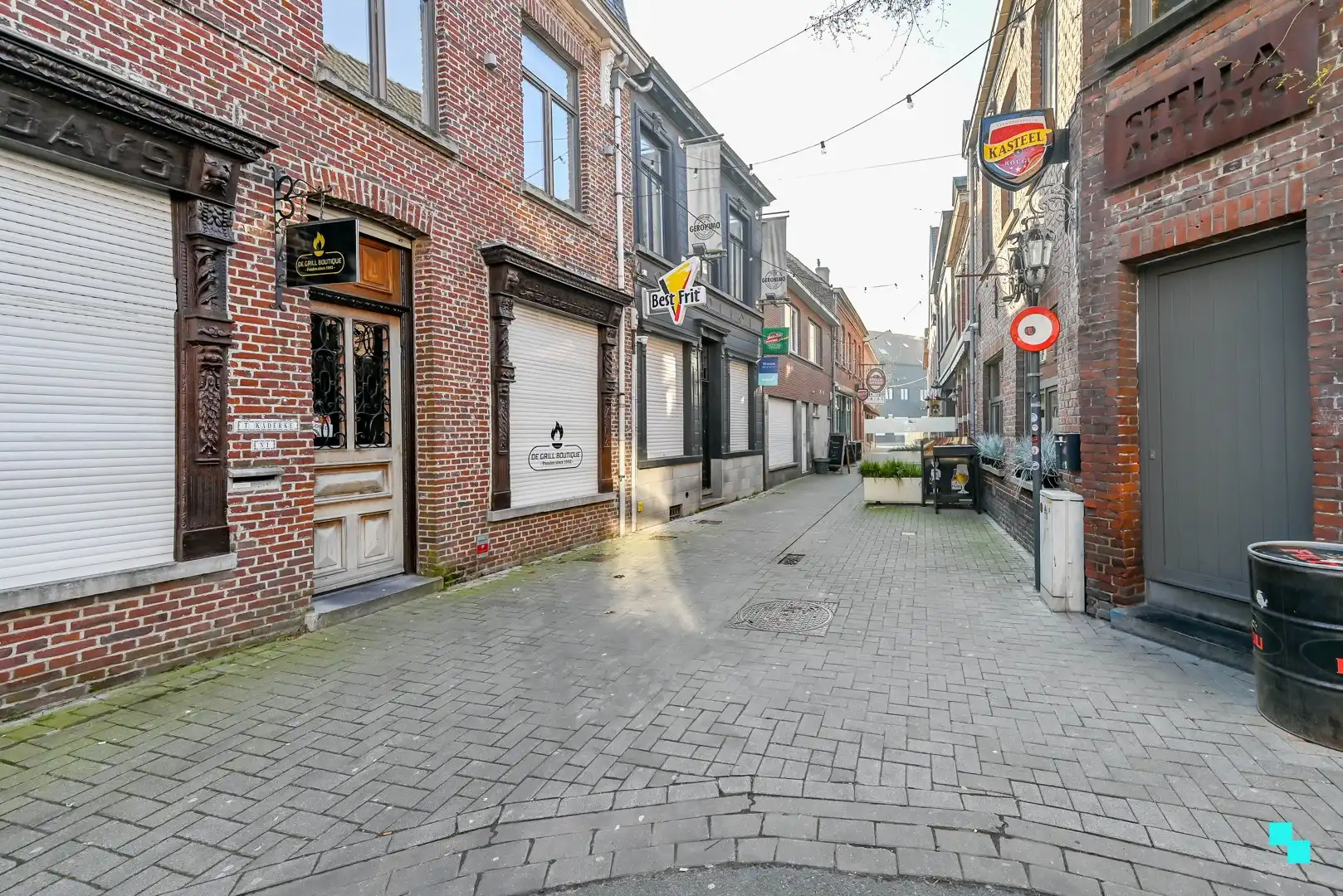 Uiterst commercieel gelegen handelspand foto 26