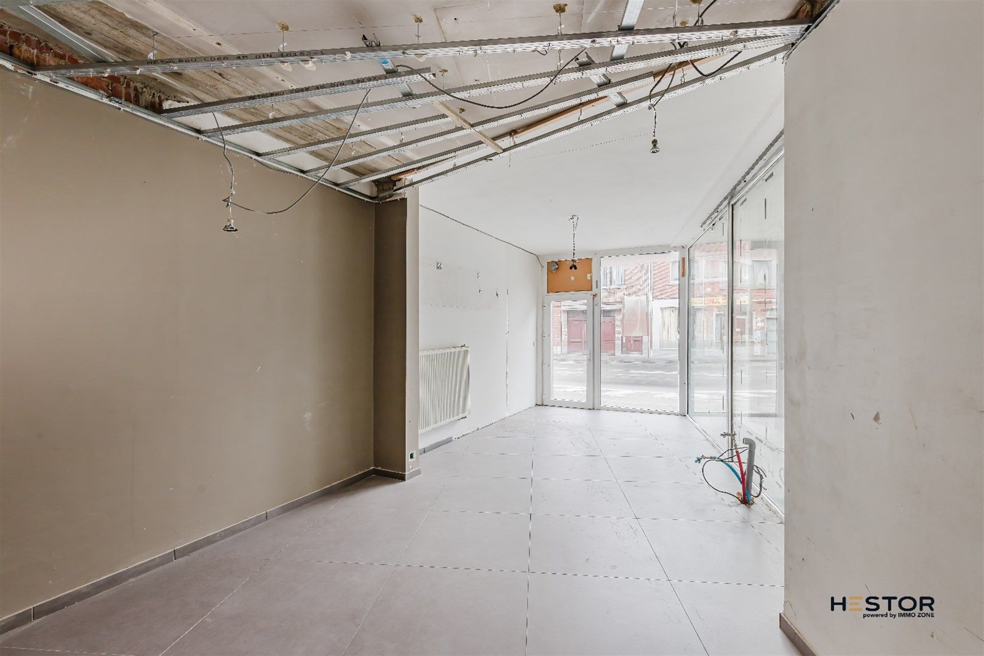 Te renoveren handelsruimte te Beveren foto 9