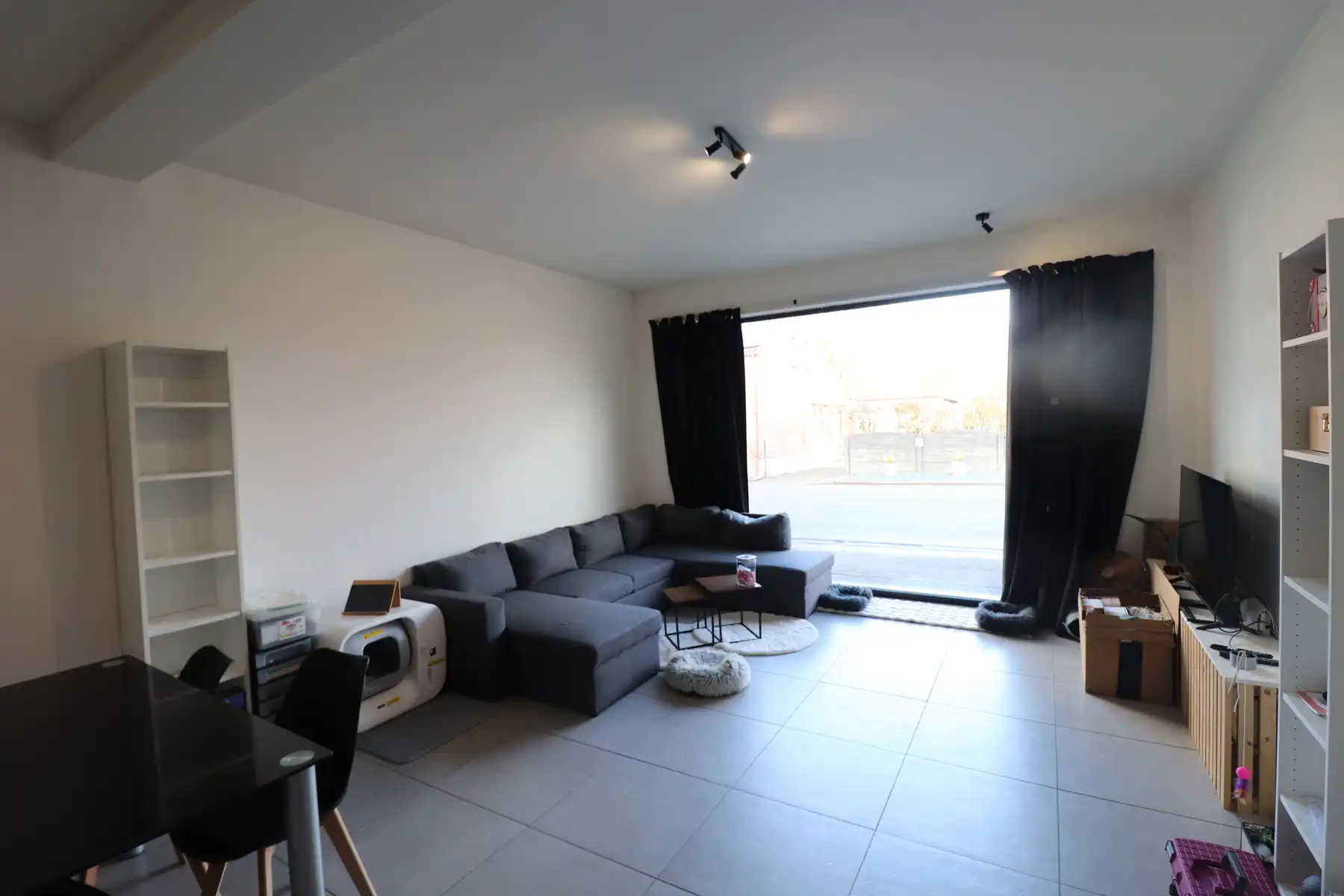 Gelijkvloers appartement met carport en gemeenschappelijke fietsenberging. foto 3