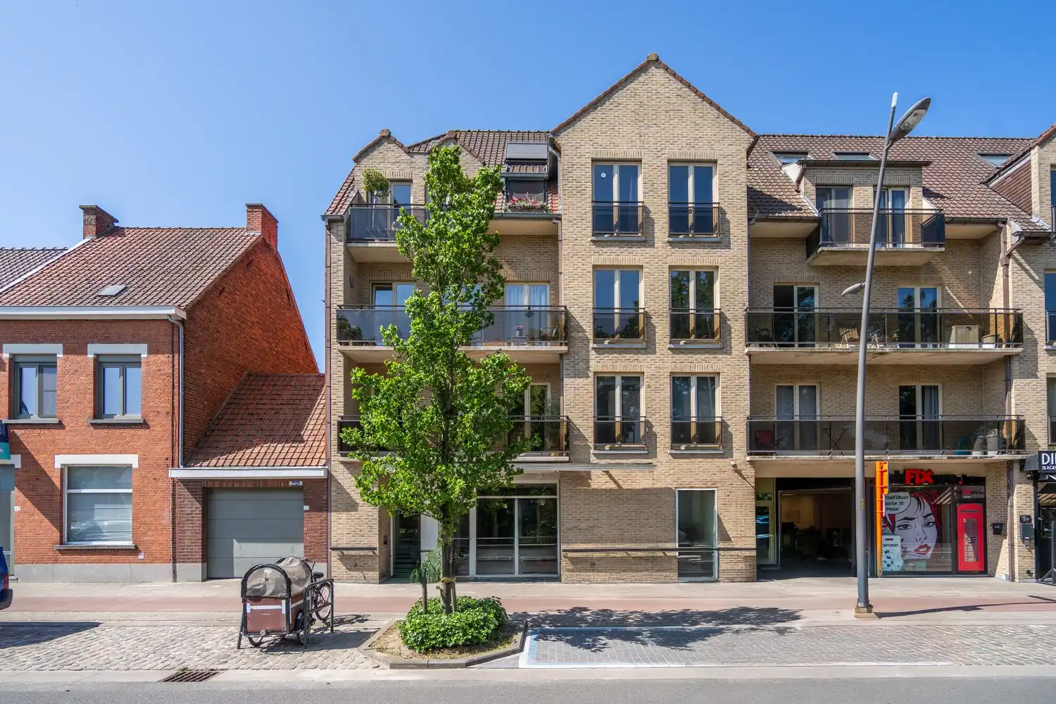 RUIME KANTOORRUIMTE 203 m² MET GARAGEBOX foto 18