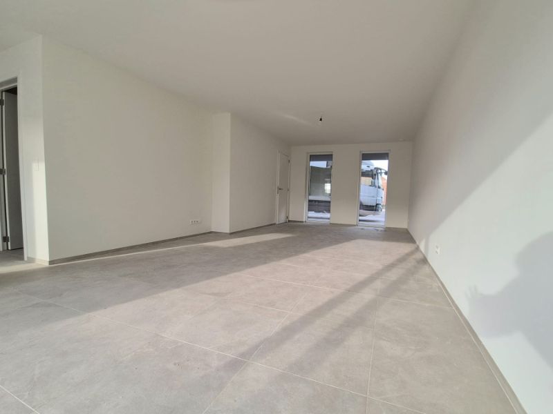 Hooglede: gesloten nieuwbouwwoning met 3 slaapkamers, zuid-gerichte tuin, carport en berging op een perceel van 169 m², centrale ligging foto 4