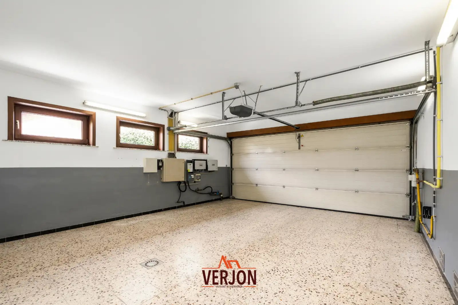 Villa met 4 slaapkamers en dubbele garage in een doodlopende straat te koop in Izegem! foto 20