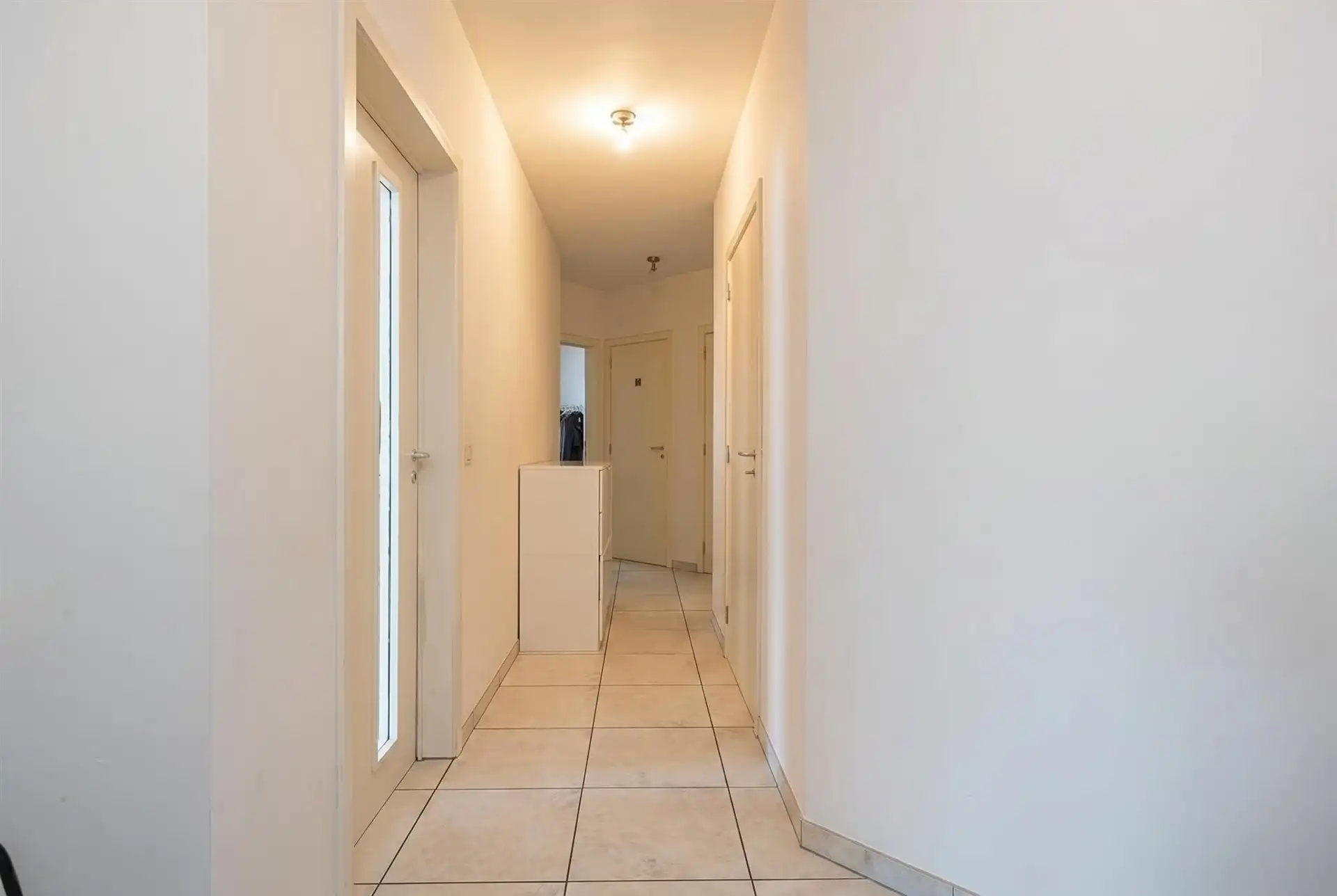 Uitstekend gelegen gelijkvloersappartement met 2 slaapkamers & garage (99m²) foto 10