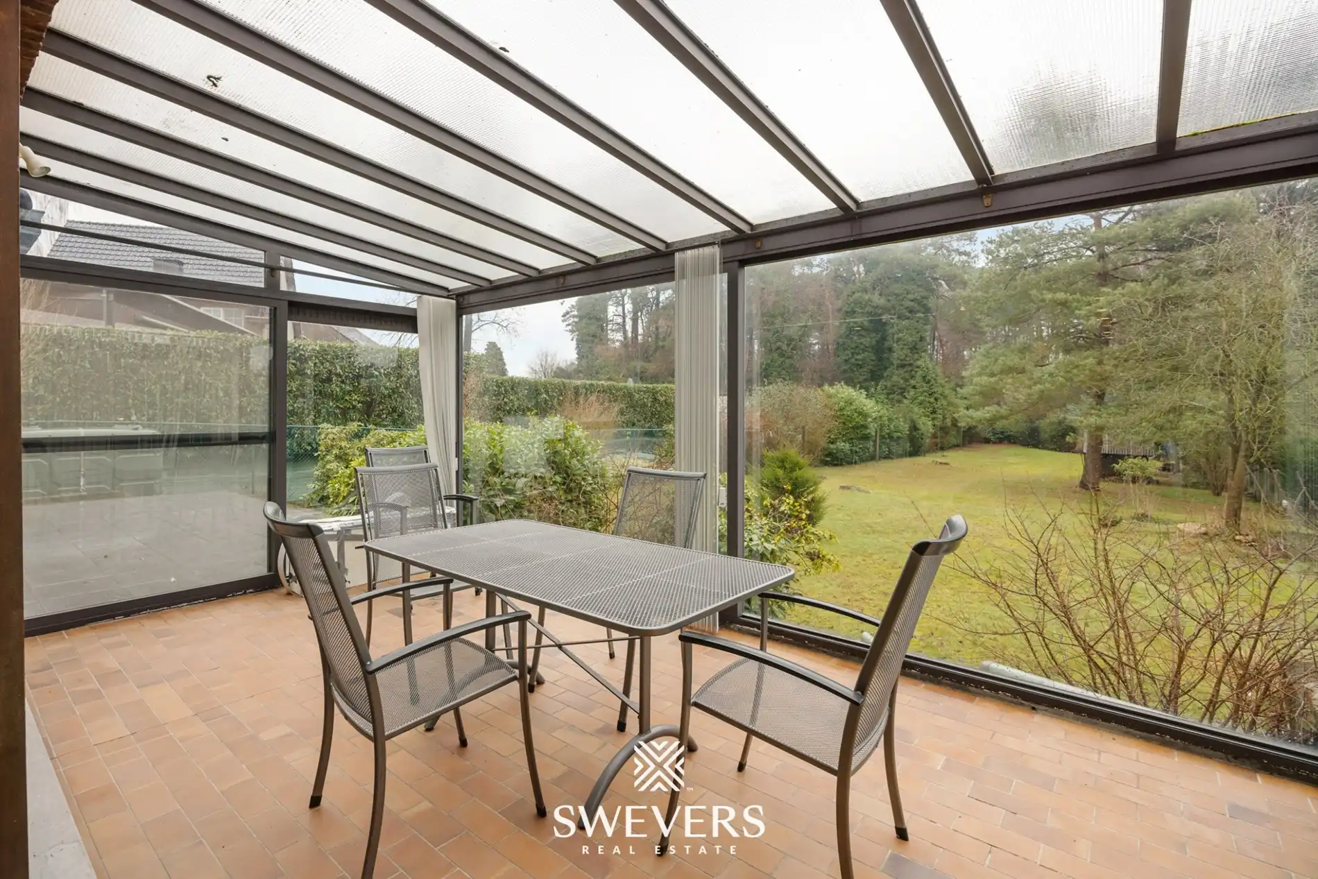 Vrijstaande woning met 329 m² wooncomfort, praktijkruimte en grote tuin foto 9