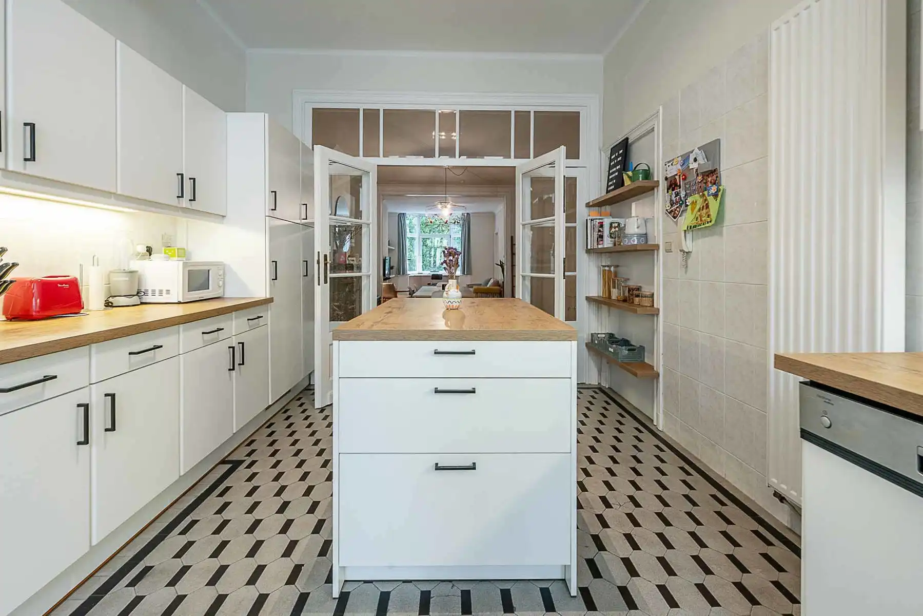 Charmant gerenoveerd appartement in hart van de Dansaertwijk foto 12