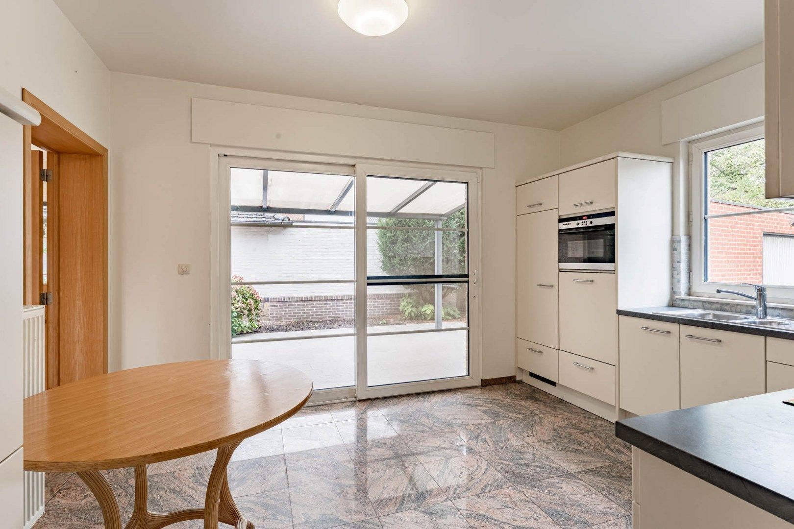 Stijlvolle, hoogwaardig afgewerkt en zeer ruime gezinswoning op een perceel van 8a65ca! foto 13