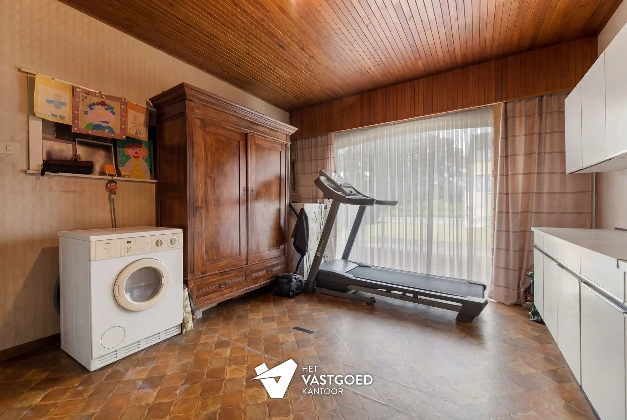 INSTAPKLARE, CENTRAAL GELEGEN WONING OP RUIM PERCEEL MET ZWEMBAD foto 18