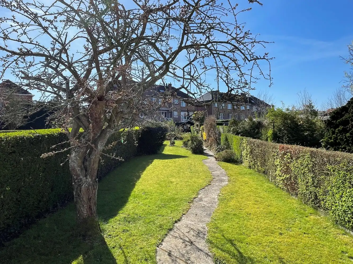 Ruime, solide gezinswoning met 4/5 slaapkamers en zonnige tuin in Koningslo foto 7