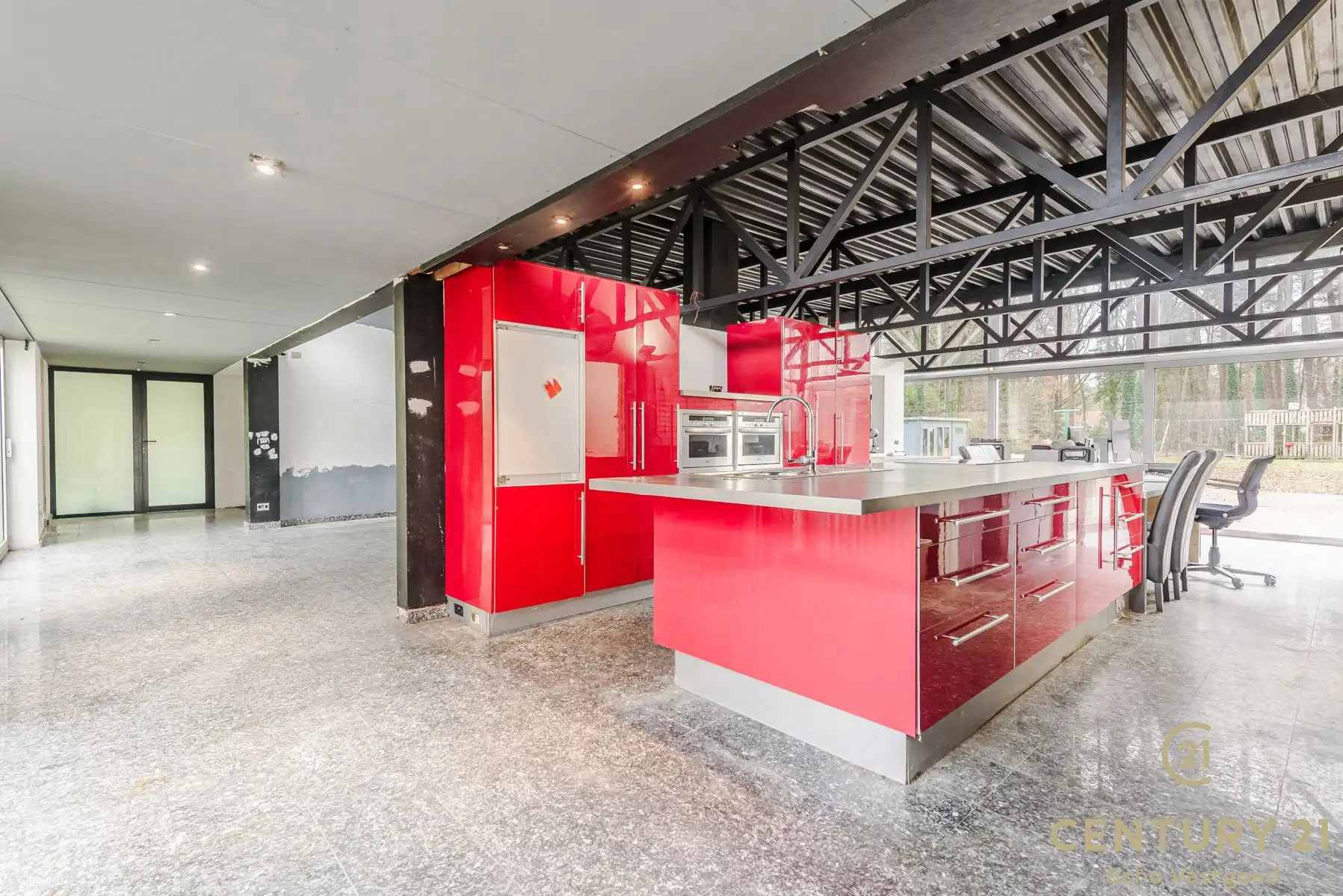 Unieke te renoveren villa in villawijk “De Lint” foto 14