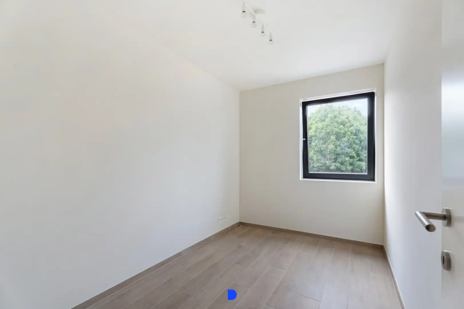 Prachtige nieuwbouwwoning in het centrum van Oostnieuwkerke foto 11