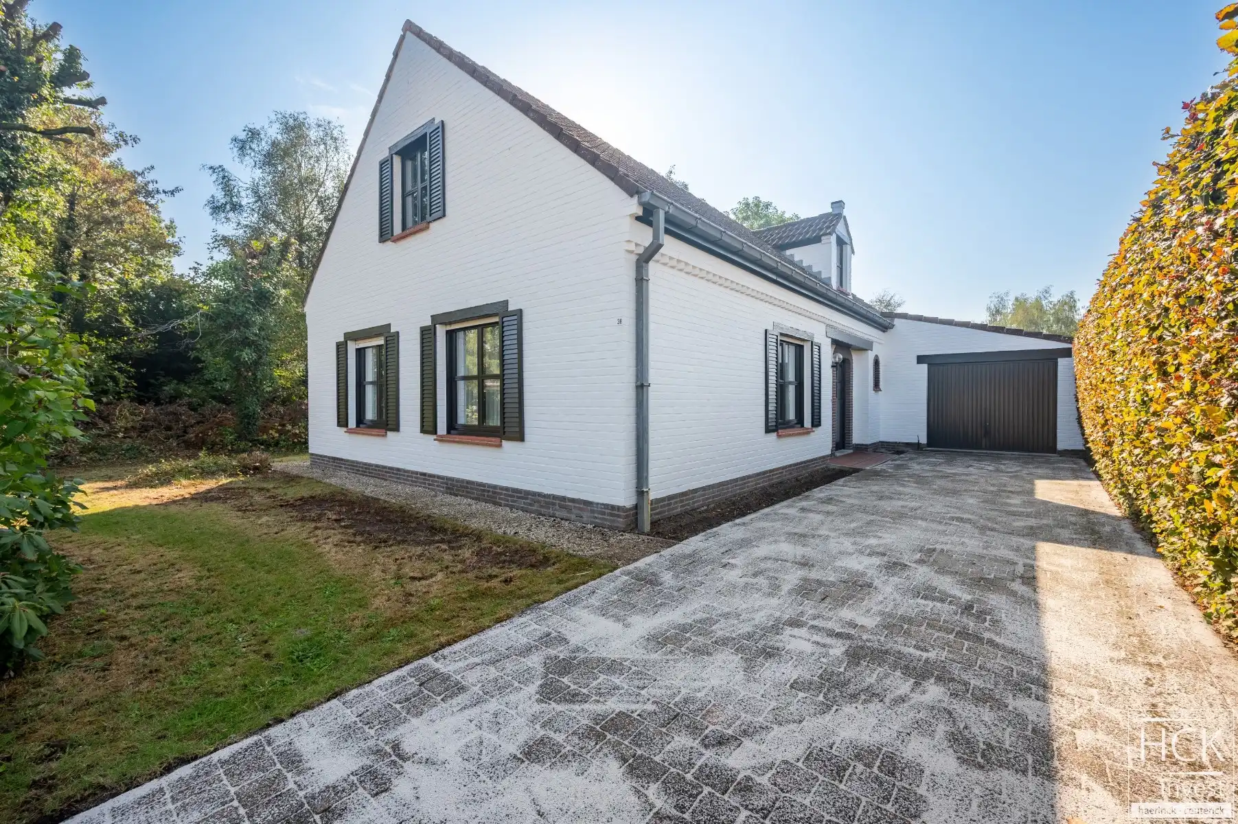ZULTE - Gelijkvloerse woning met 3 SLPK in residentiële omgeving foto 3