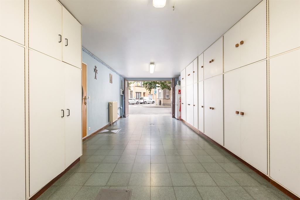 277m² aan woonoppervlakte + tuin, terras en garage foto 10