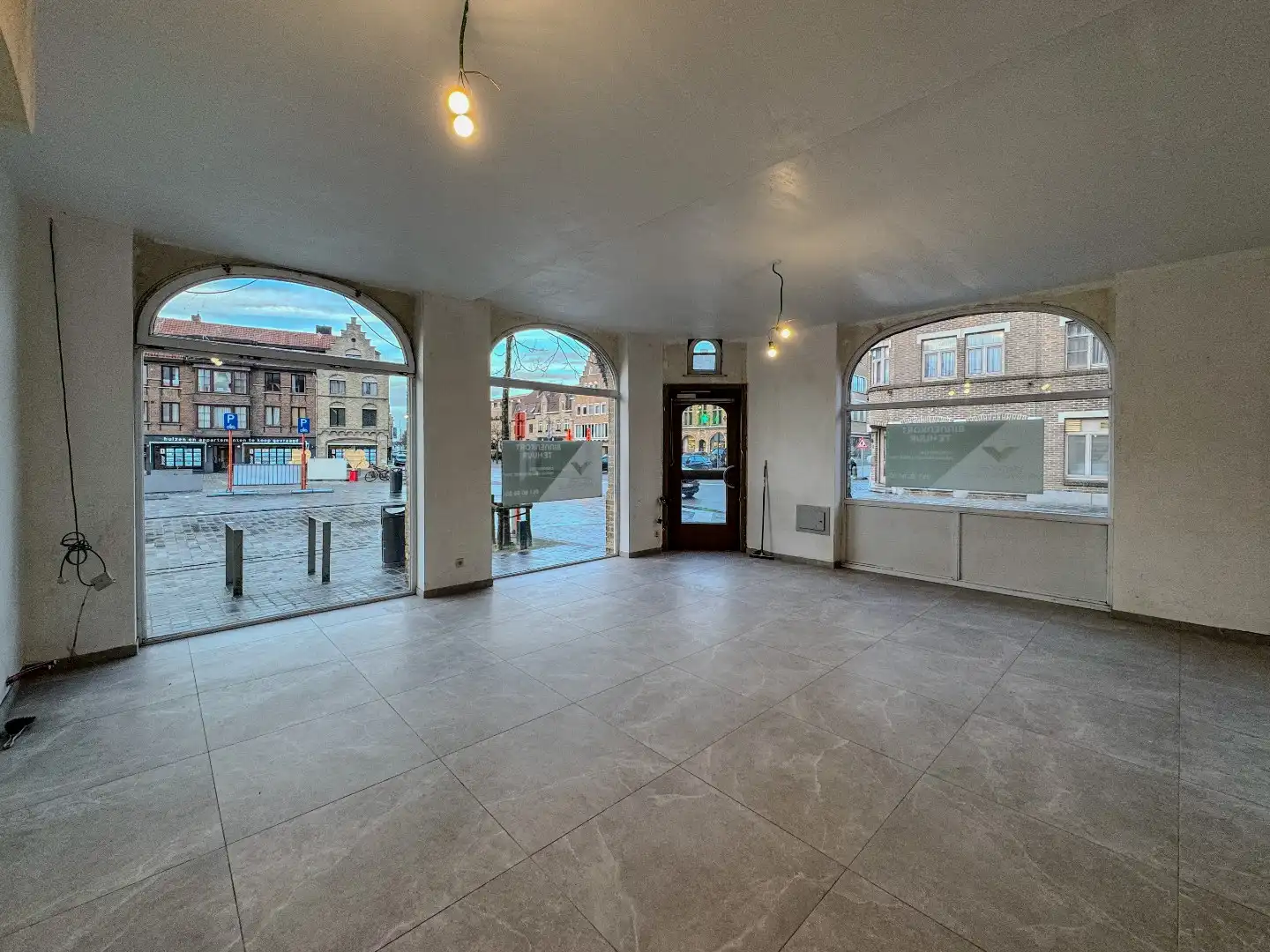 Handelsruimte (100m²) op commerciële toplocatie. foto 4