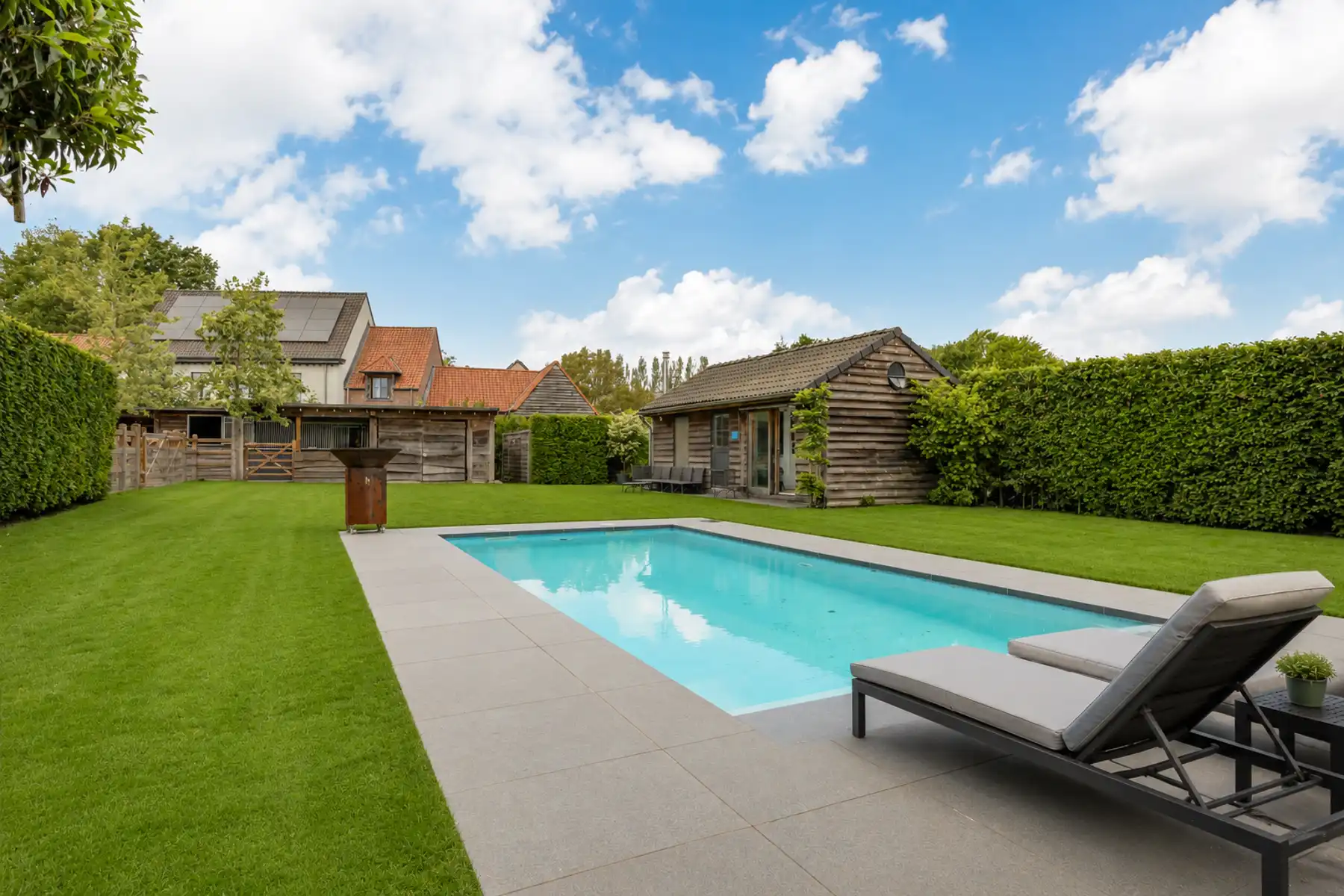 Villa met zwembad en paardenaccomodatie foto 3