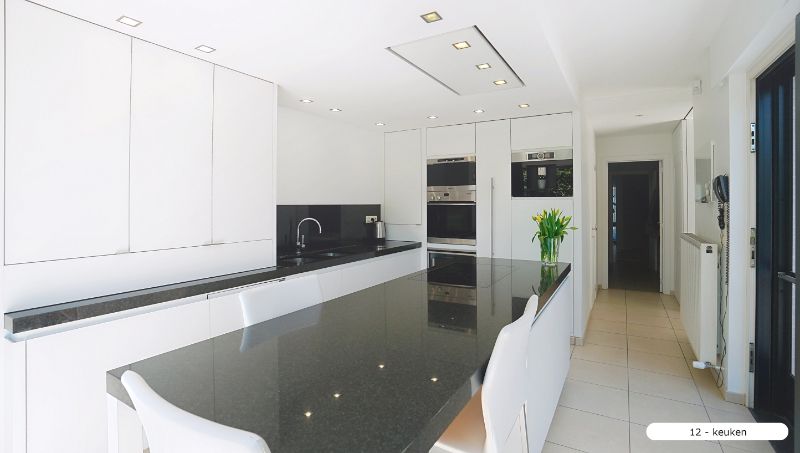 EXCLUSIEF PERFECT AFGEWERKTE MODERNE VILLA (330m²) OP TOPLOCATIE EN PRACHTIGE TUIN foto 12