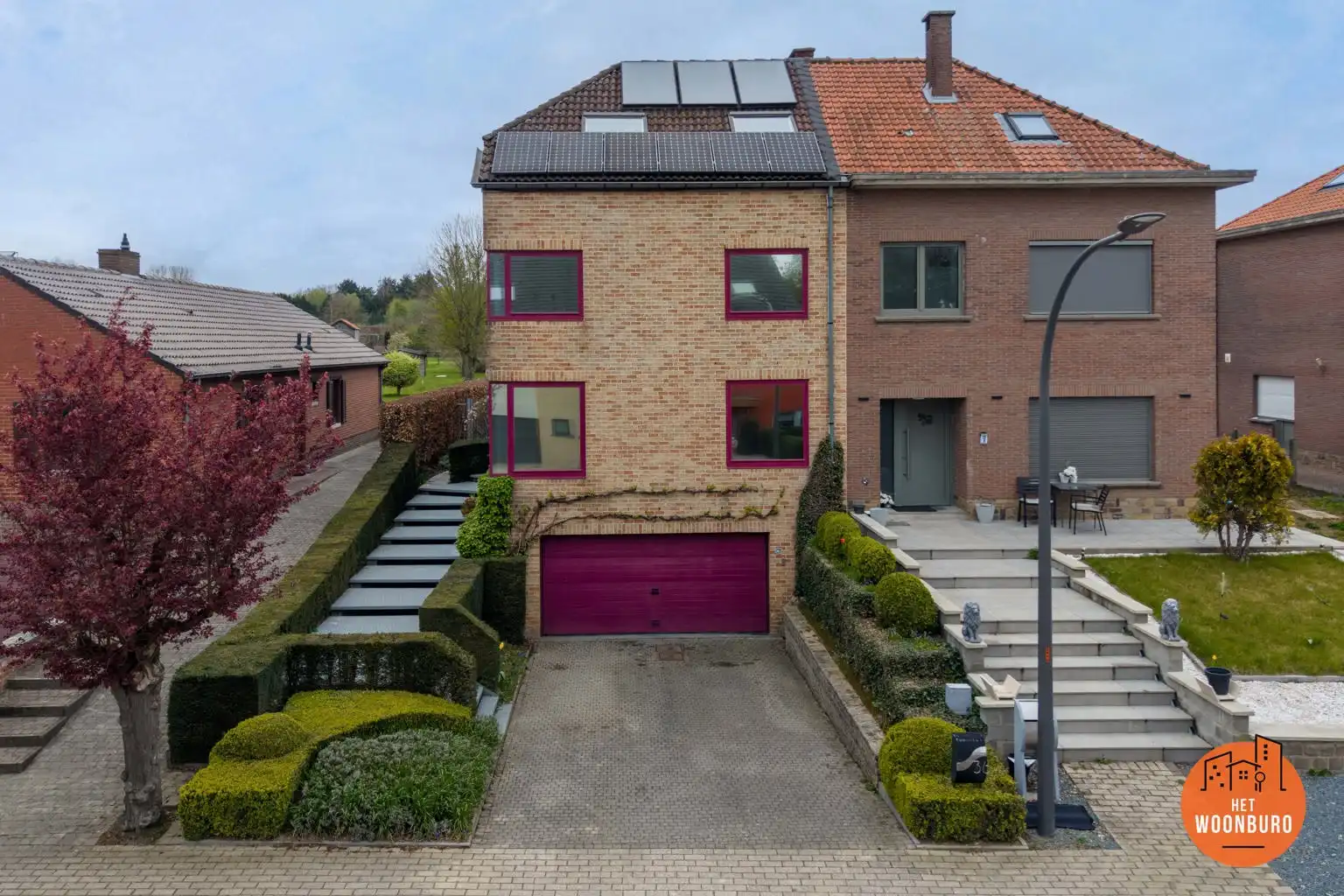 Ruime woning: 5 slpks, garage en grote tuin op toplocatie foto {{pictureIndex}}