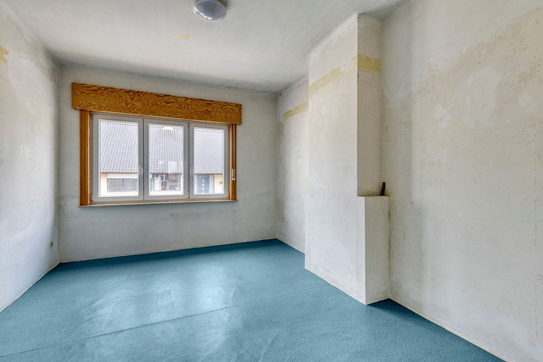 Deels te renoveren lichtrijke driegevelwoning  foto 14