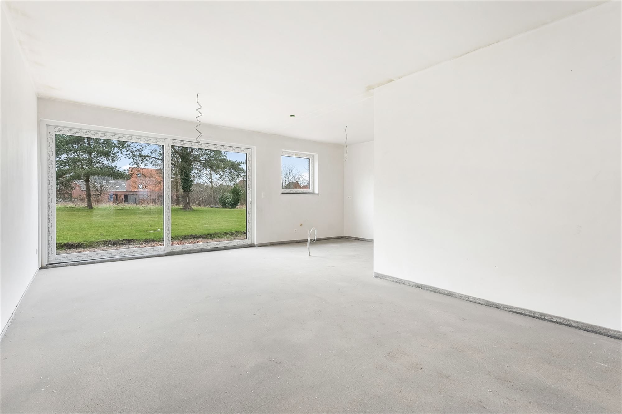 VOLLEDIG AFGEWERKTE NIEUWBOUWWONING IN DOODLOPENDE STRAAT foto 11