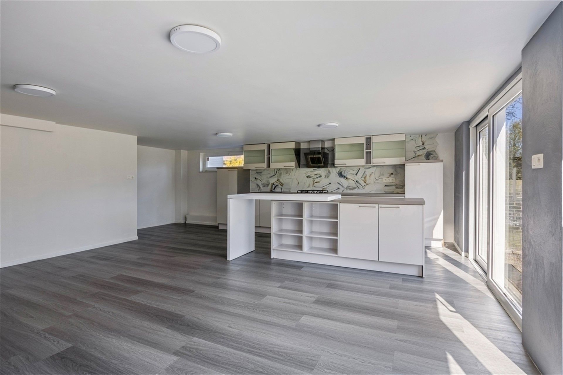 Ruime gerenoveerde villa met 4 slaapkmaers in residentiele wijk foto 19