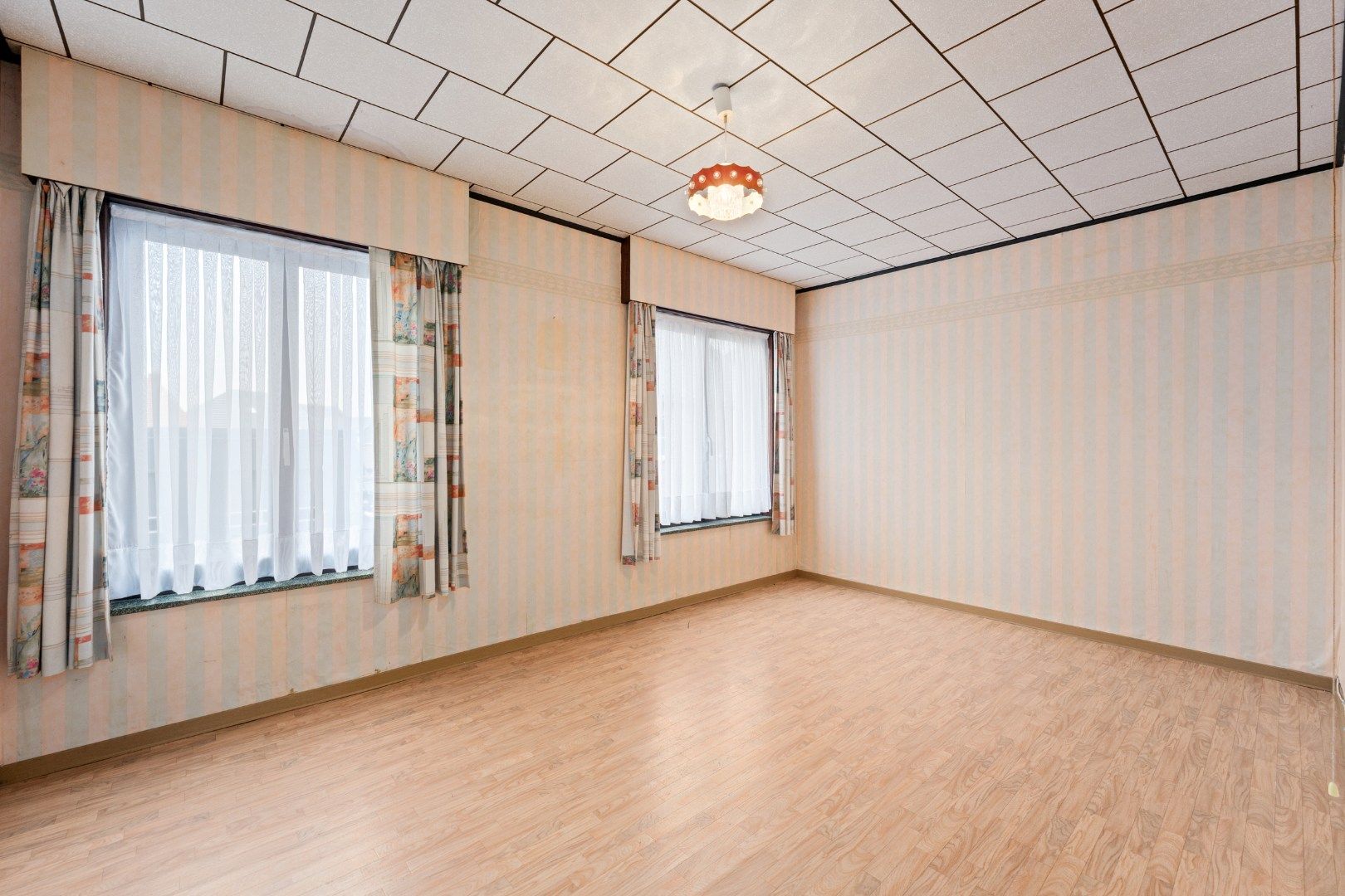 Ruime rijwoning met garage, centrum Aartrijke foto 12