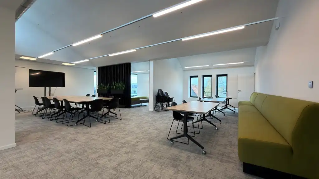 Instapklare kantoren met terras te huur vlakbij afrit E19 in Rumst foto 9