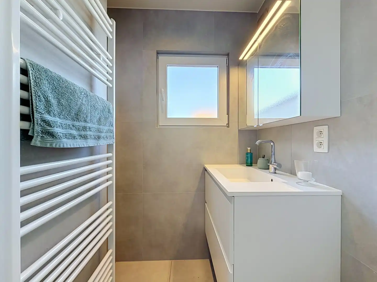 Gerenoveerde penthouse met lateraal  zeezicht te Nieuwpoort-Bad foto 10