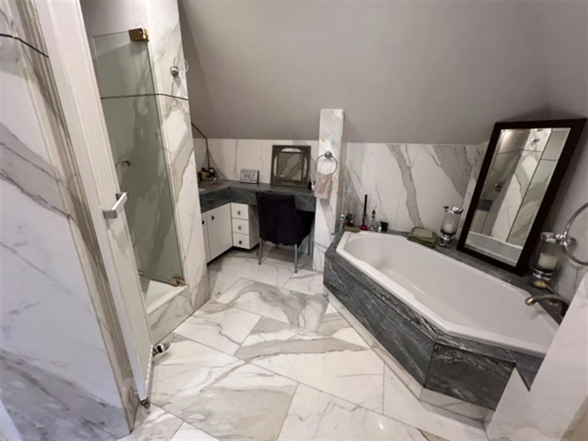 Statig landgoed met binnenzwembad op toplocatie foto 65