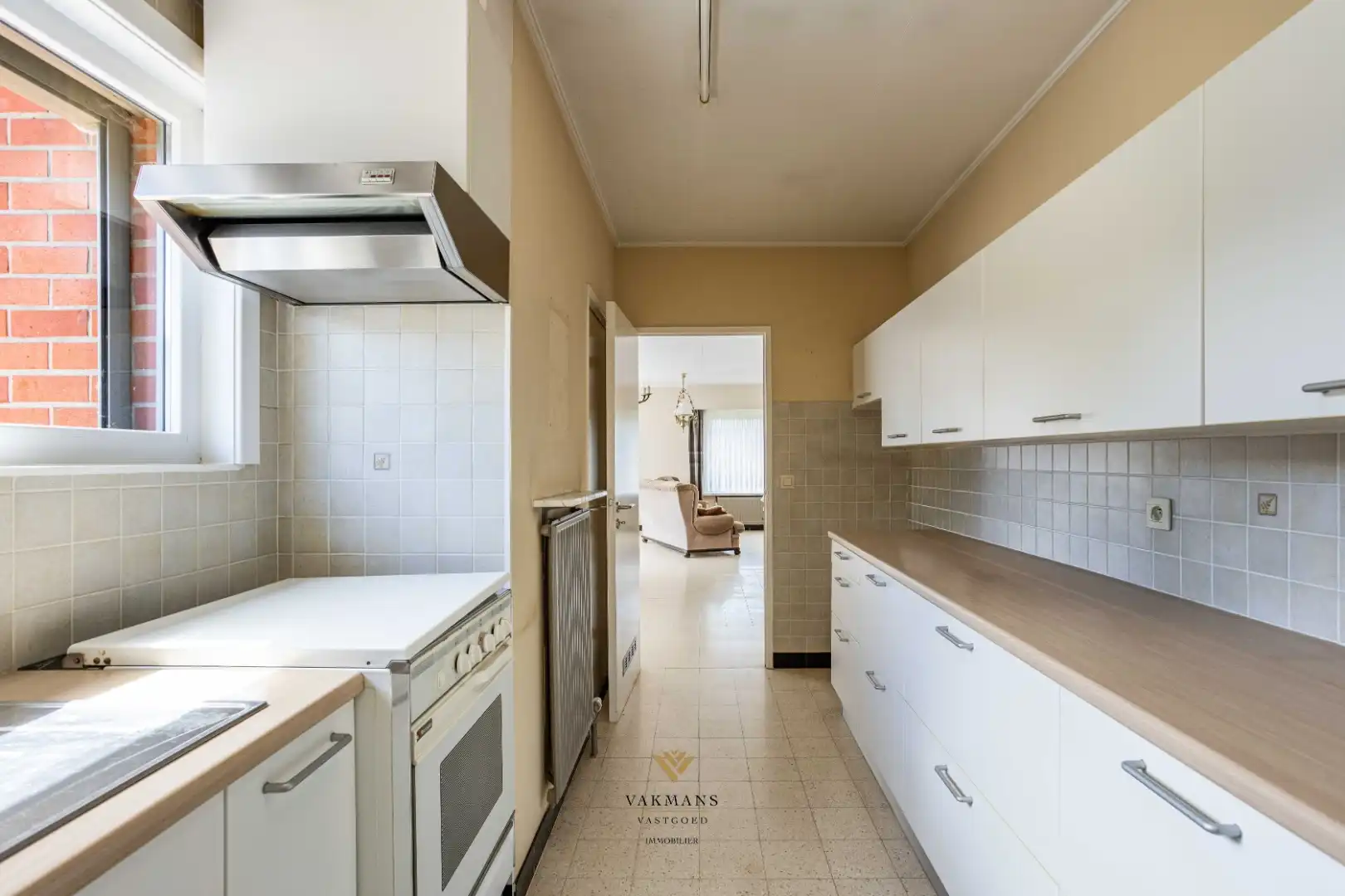 Gelijkvloerse woning met 3 slaapkamers, oprit en garage foto 14
