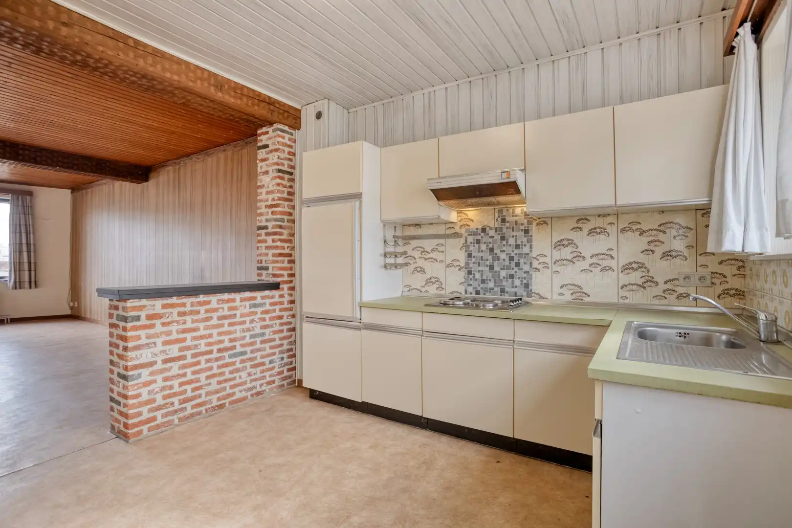 Te verbouwen opbrengsteigendom met twee vergunde appartement foto 9