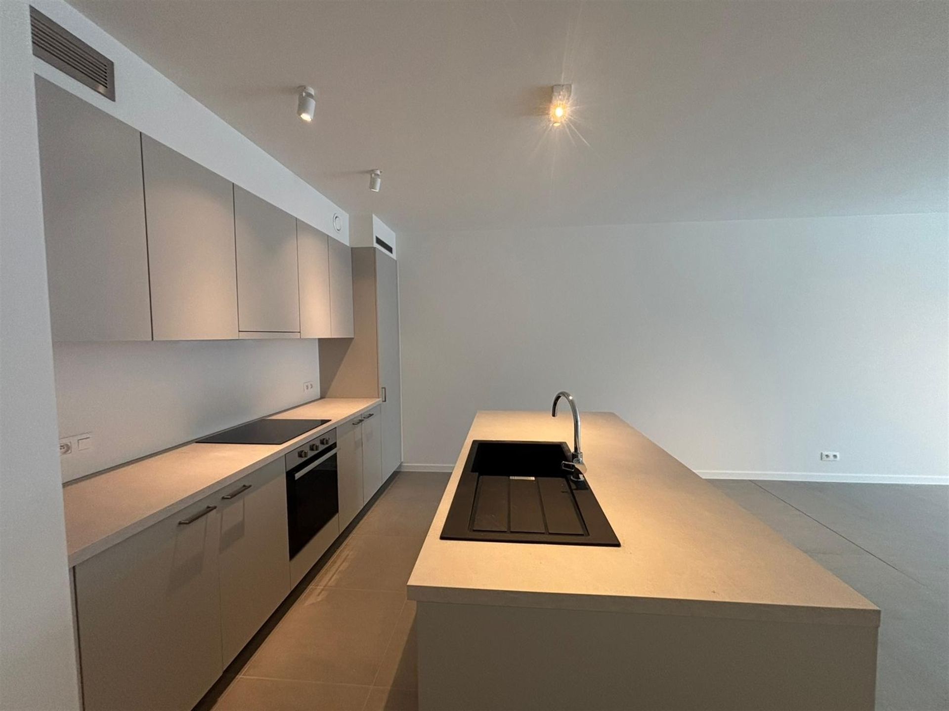 Zeer rustig gelegen, stijlvol nieuwbouwappartement met tuin en terras in Opwijk! foto 5