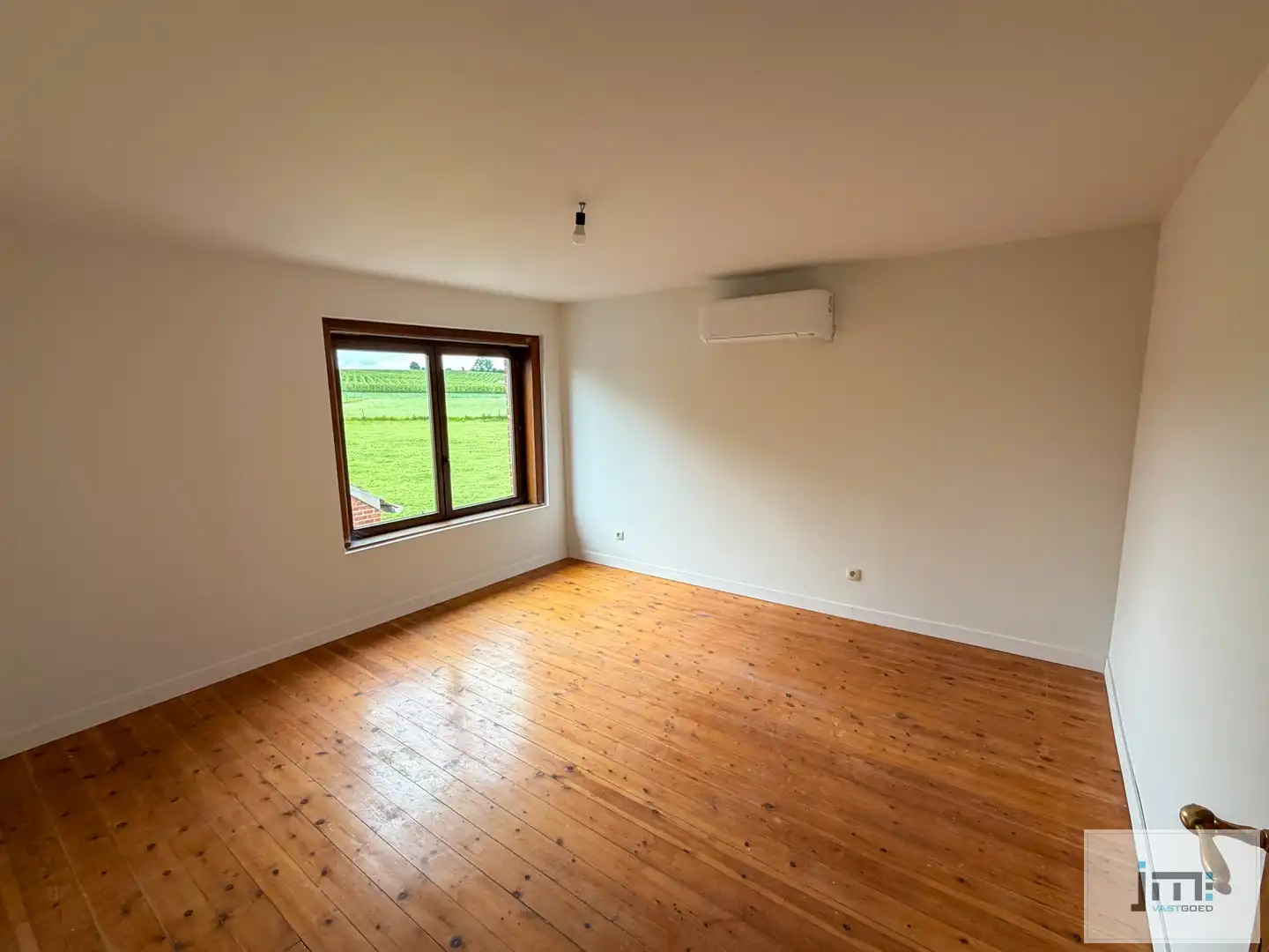 Gerenoveerde woning met tuin foto 8