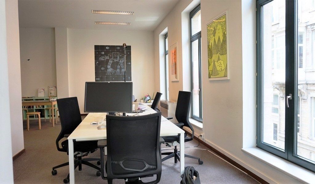 Kantoorruimte te huur in gerenoveerde herenwoning in centrum Gent foto 6