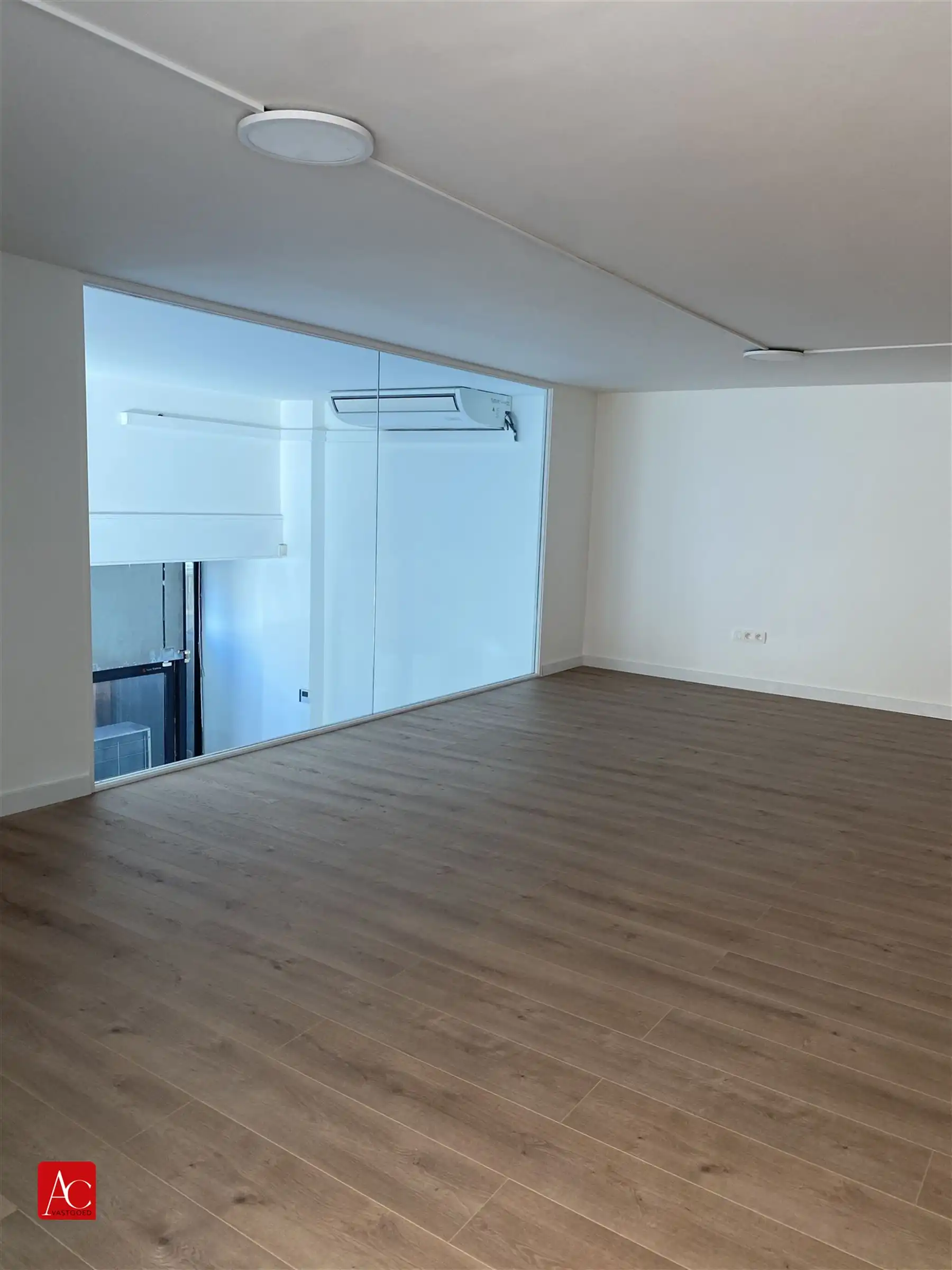 Commercieel handelspand in hartje Sint-Niklaas foto 13