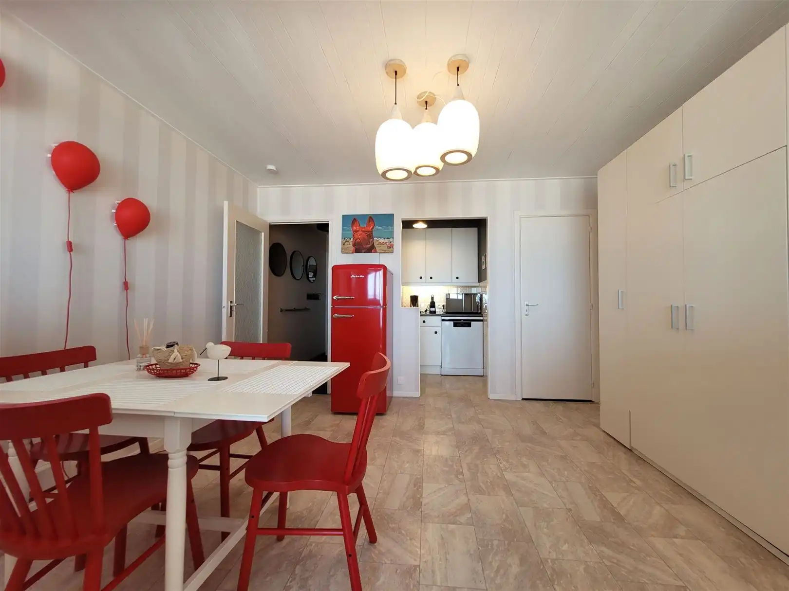 Gemeubelde studio met zeezicht foto 10