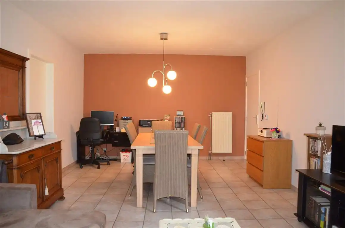 Ruim appartement met twee slpk's, terras en garage in centrum Beverlo foto 4