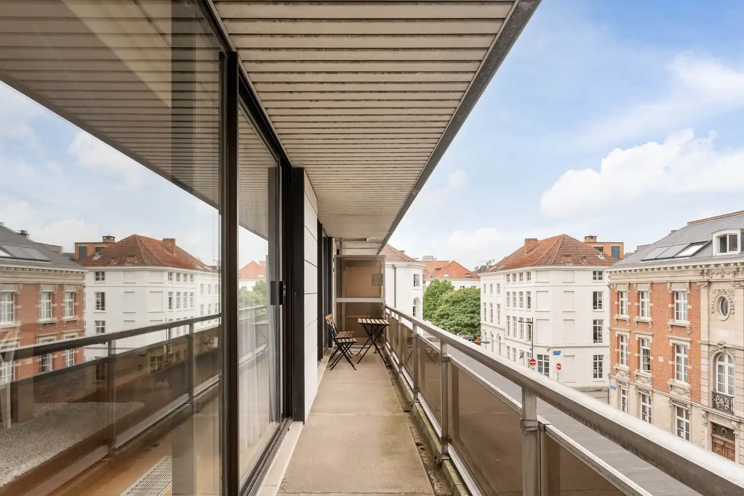 Ruim (141m²) 3-slaapkamerappartement met staanplaats, kelder én twee grote terrassen foto 6