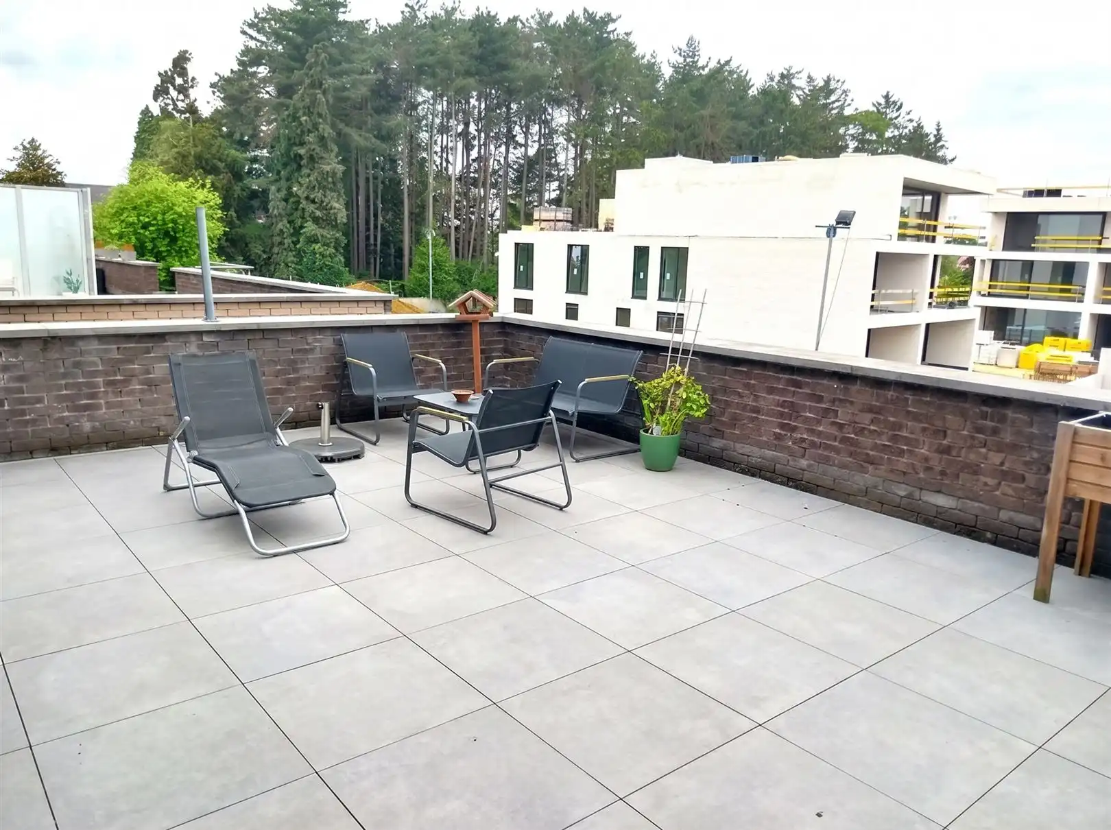 TE HUUR: Ruim appartement met 2 slaapkamers te Koersel! foto 11